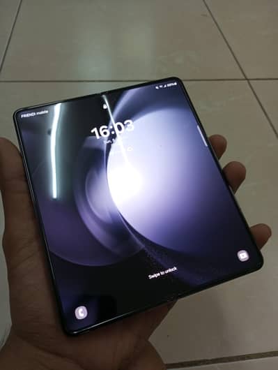 urgent selling Z Fold 5