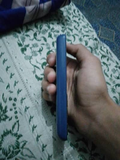 this phone is best this screen is very best and ande this body is norm