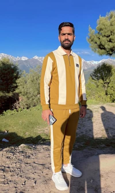 job ki bahot zarorat ha I'm Driver my WhatsApp 03043396596