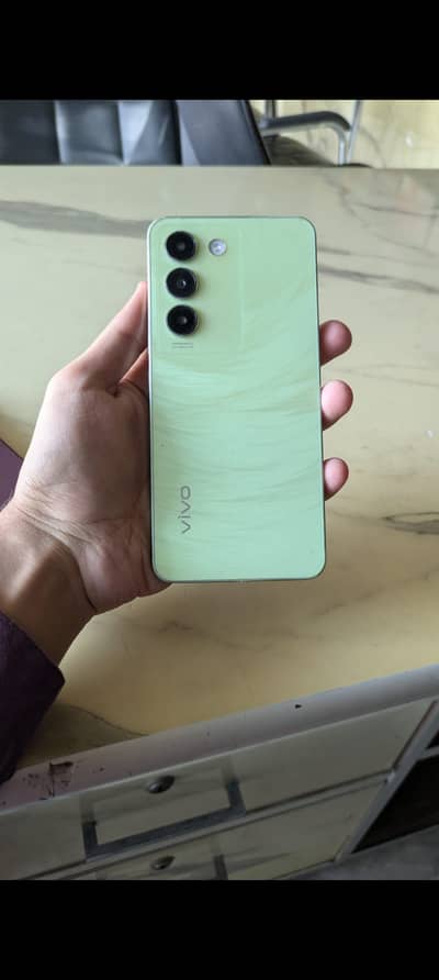 Vivo Y100