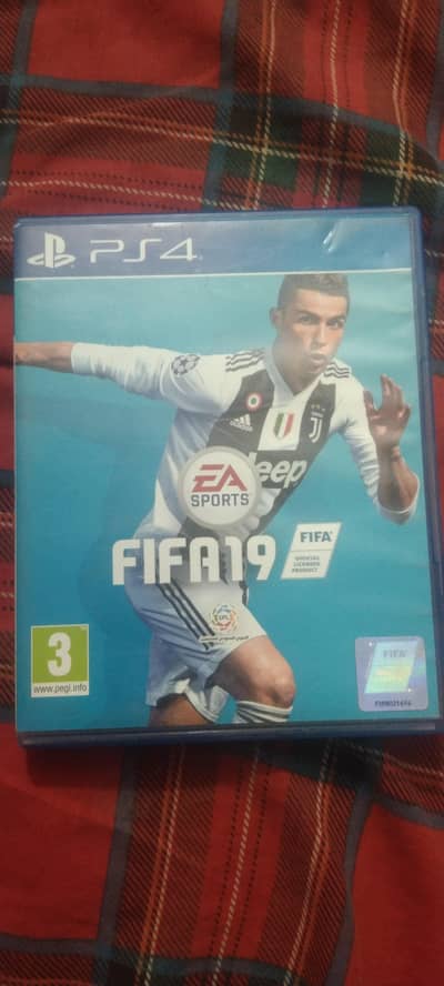 PS4 CD FIFA 19 and Minecraft