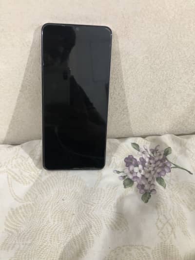 Vivo y04 4+4 64 gb 10by9.5
