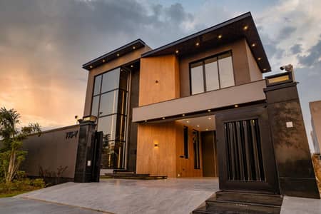 10MARLA HOUSE FOR SALE IN DHA 7