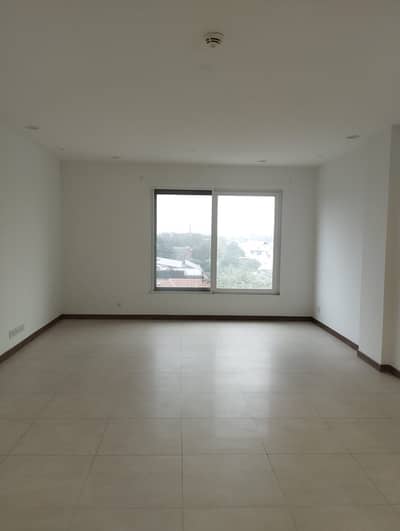 3 BEDROOM SEMI FURNISHED APARTMENT FOR RENT