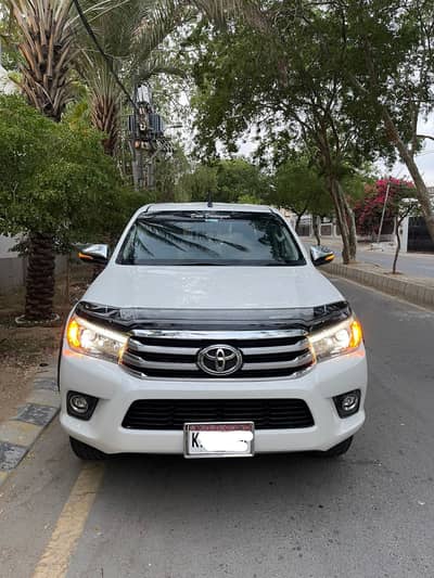 Toyota Hilux Revo V 2.8 Automatic