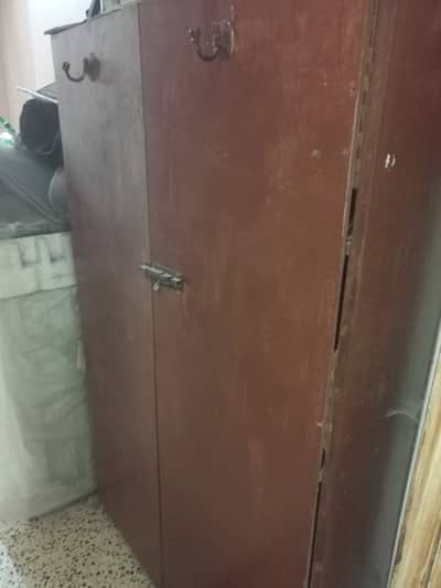 2 door Almari
