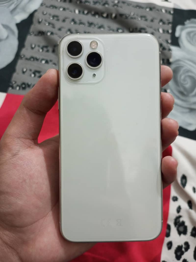 IPHONE 11 PRO 1