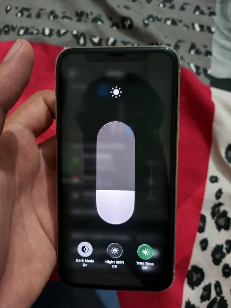 IPHONE 11 PRO 7