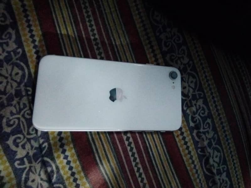 iPhone SE 0