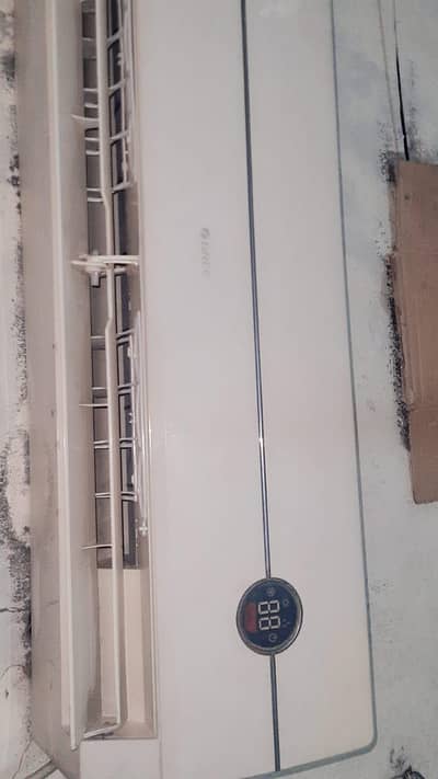 1 ton non inverter AC Gree company