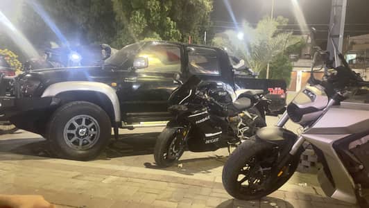 hilux Tiger SR5 V6 3.4 5VZ Genuine auto Pearl black colour