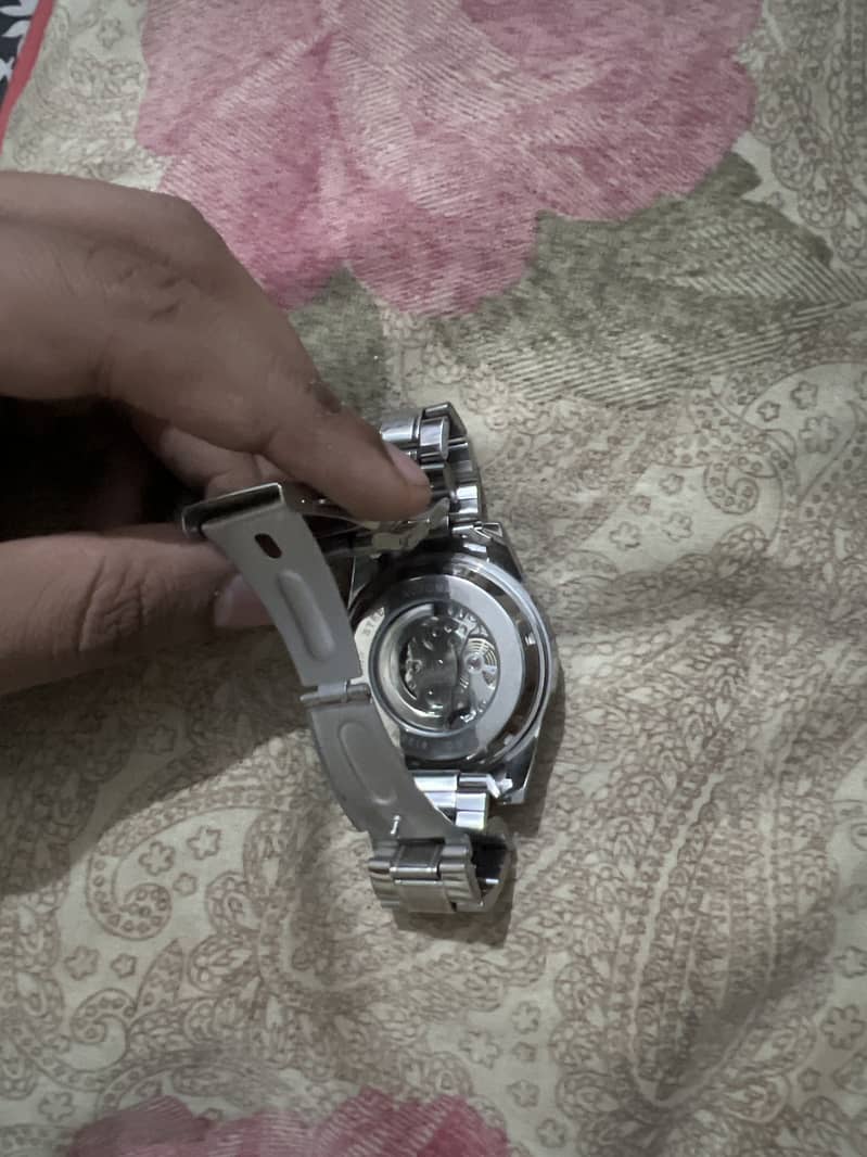 Men watch 1