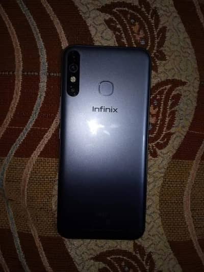 INFINIX HOT 8