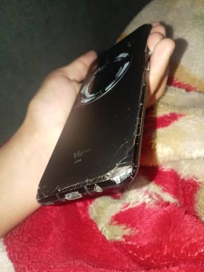 LG v60