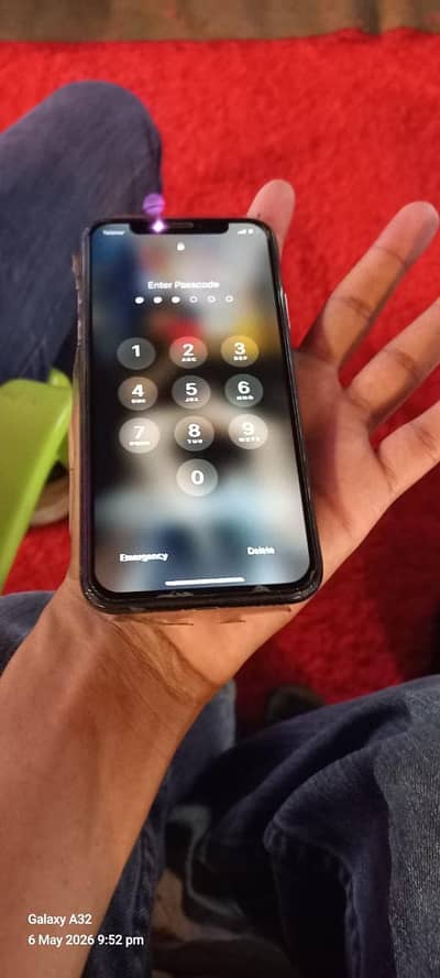 iPhone X – Excellent Condition (10 by 10) – Like New 