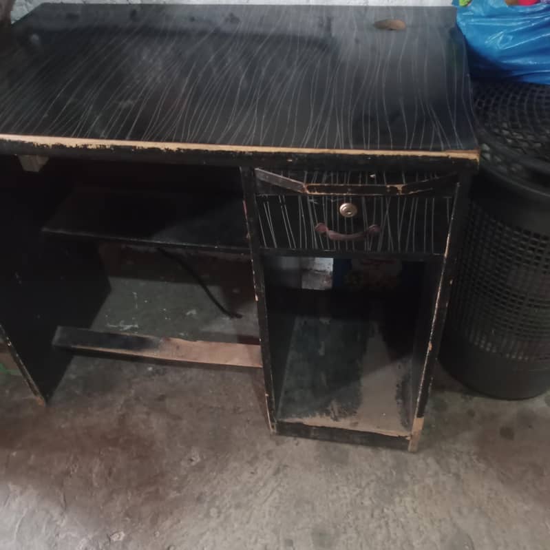 computer table 3