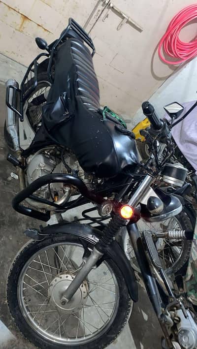 SUZUKI GS 150 |MODEL 2014| Registered KARACHI|ALL DOCUMENTS CLEARED