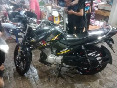 Yamaha 125G  self start smooth BIKE