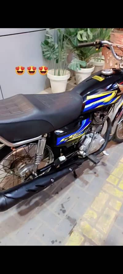 HONDA 125 BLACK COLOR 2020 MODEL CONDITION 10/10 1.4 LAKH 03094877618