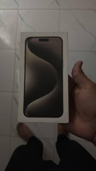 I phone 15 pro max factory unlock i256gb 10 fo 10 condition
