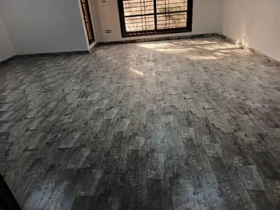 1000 YARD 8 BEDROOM BUNGALOW FOR RENT WITH BASEMENT HUGH PARKING