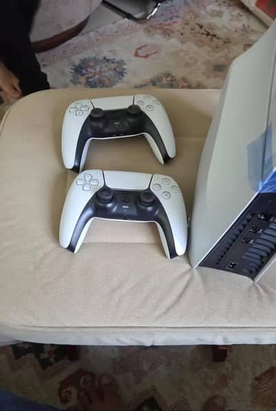 PS5 1TB Disk Edition With Controller's
