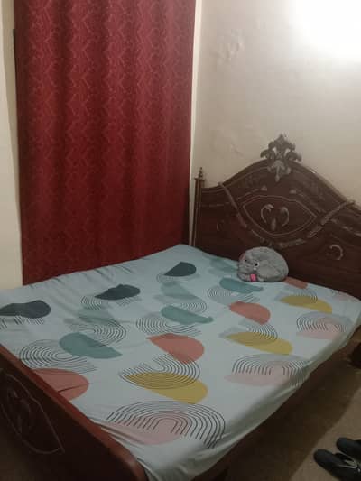 queen size bed with mattress
