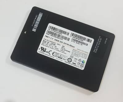 256GB (SSD)