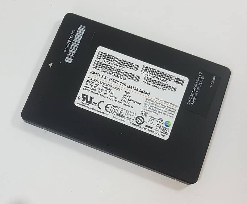 256GB (SSD) 0