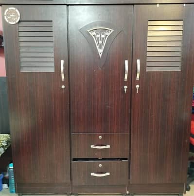 3 door wardrobe