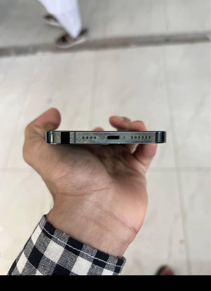 Iphone 13 pro max 1