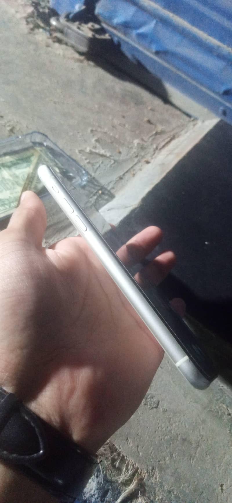 iPhone 11 3