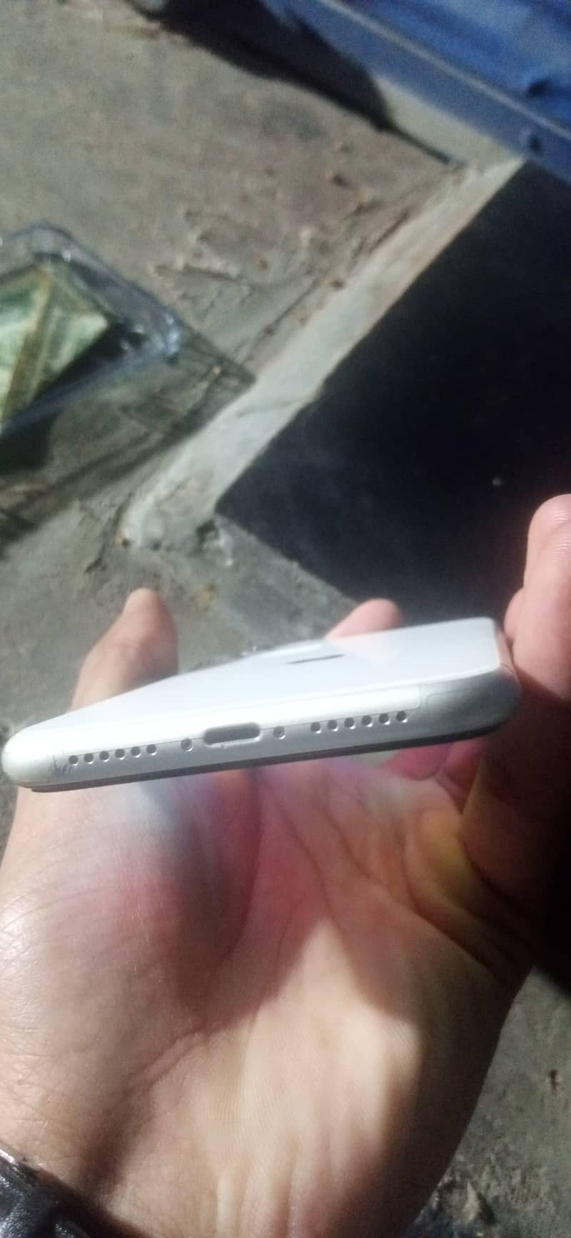 iPhone 11 4