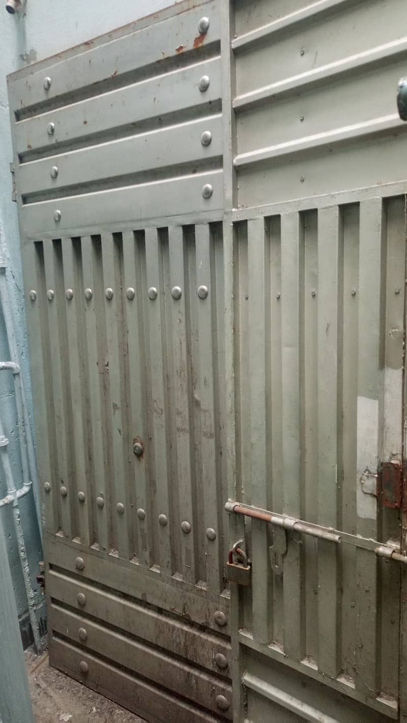 gate. 2