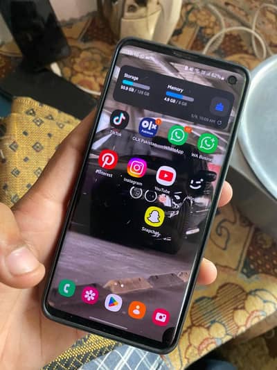 Samsung s10 Eadg Disply 8/128