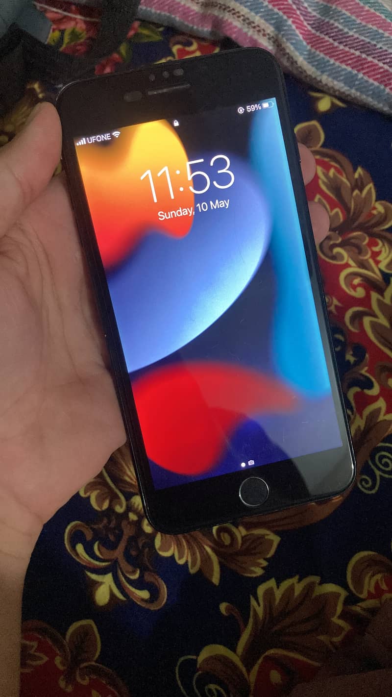 Apple iPhone 7 Plus 0
