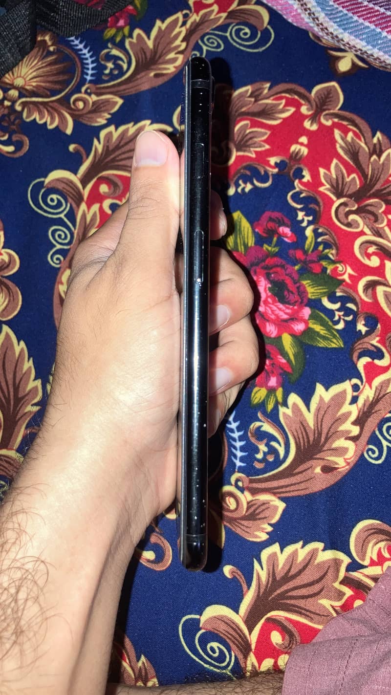 Apple iPhone 7 Plus 3