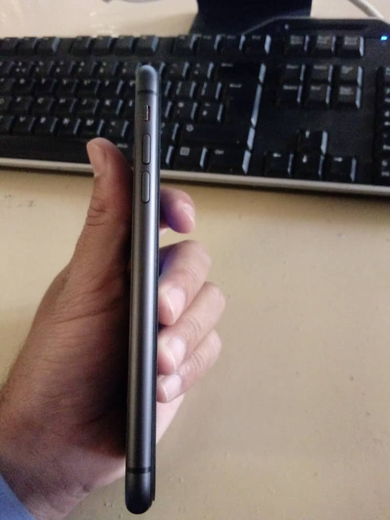 Apple iPhone 11 3