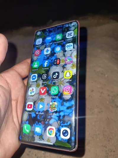 Infinix note 40 pro 12  256 .