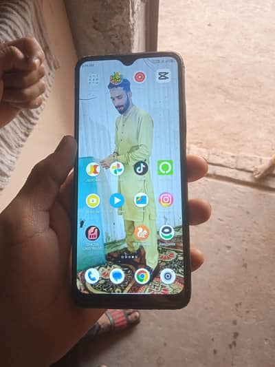 ZTE v30  4ram  128gp