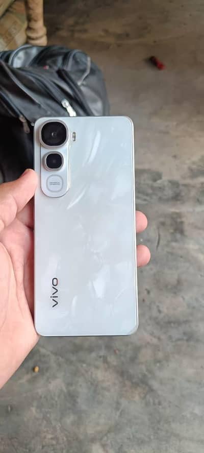 vivo y400 8/252