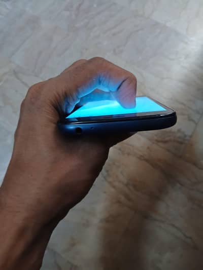 moto e5 stroge 2/16 condition 10/8 pta approved