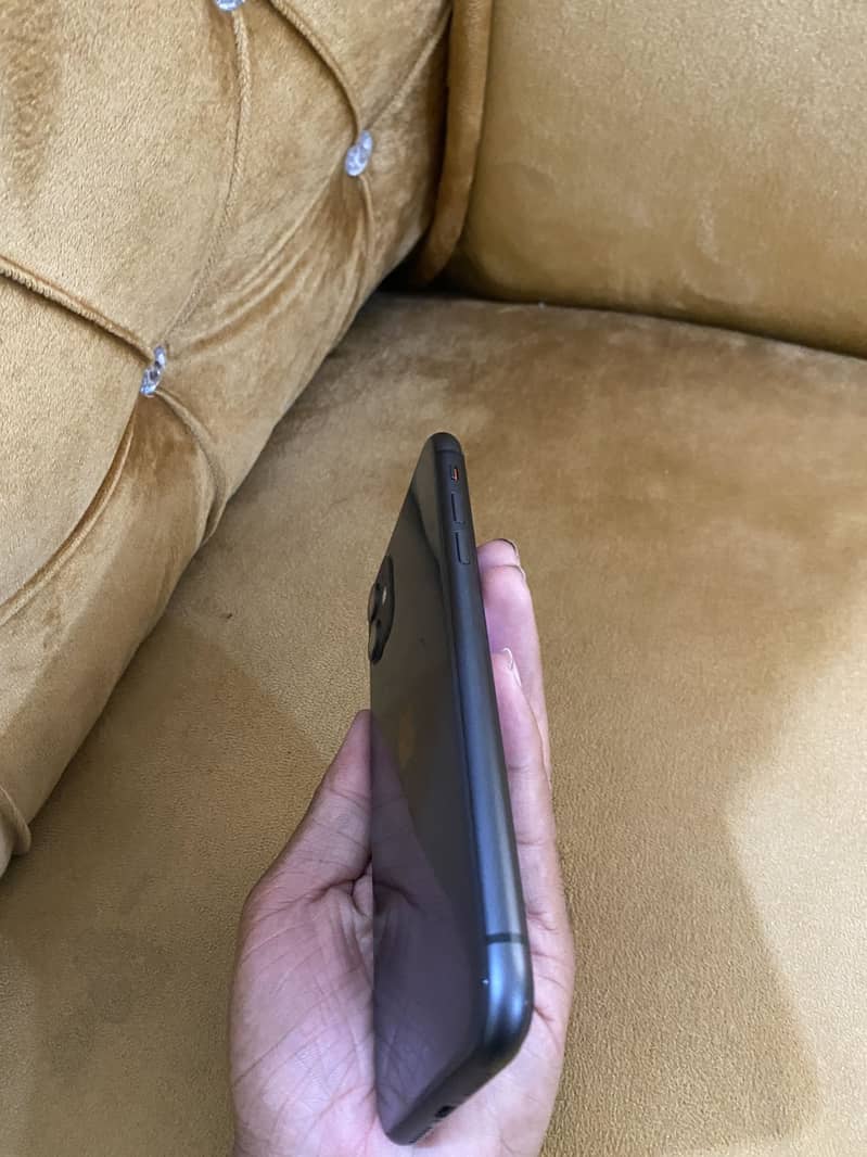iPhone 11 7