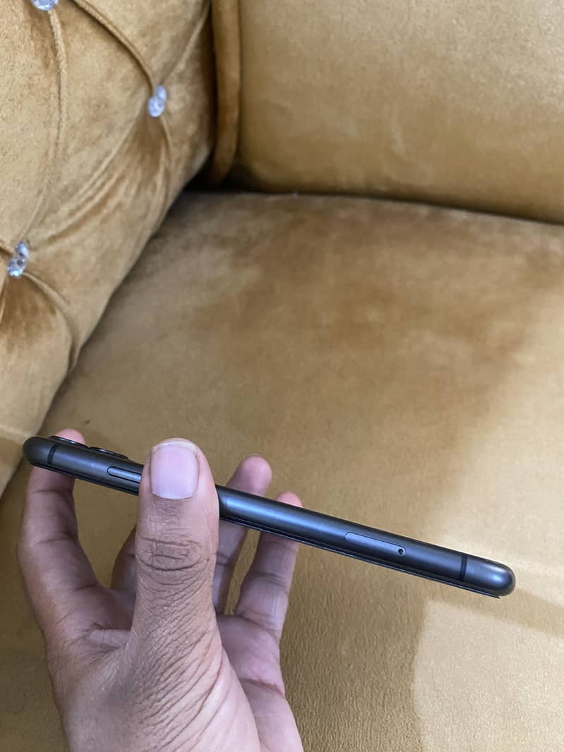 iPhone 11 8