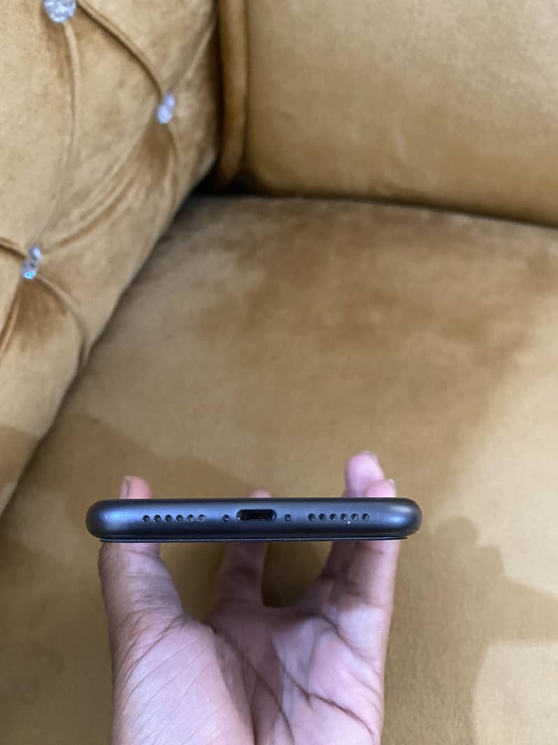 iPhone 11 9