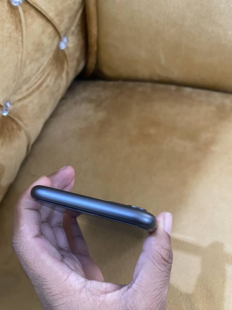 iPhone 11 10