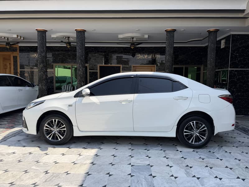 Corolla Altis 11