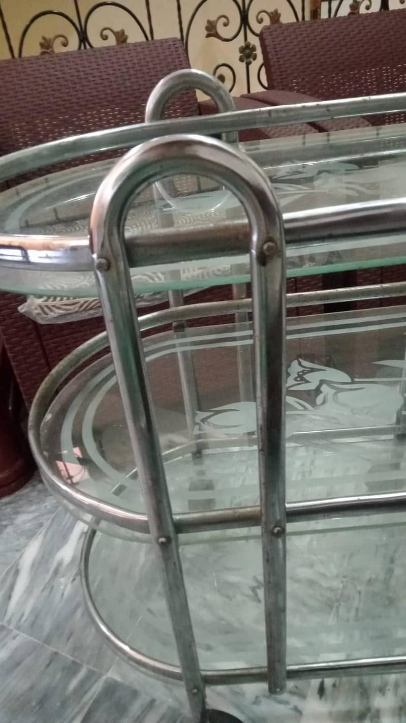 Tea trolly. 1