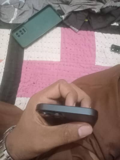 I phone 13 storage capacity 128 battery health 87%