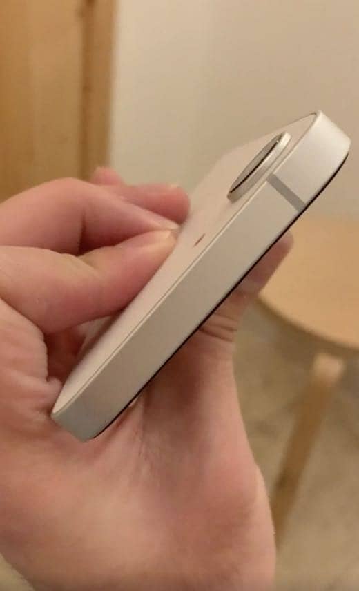 Iphone 16e JV 4